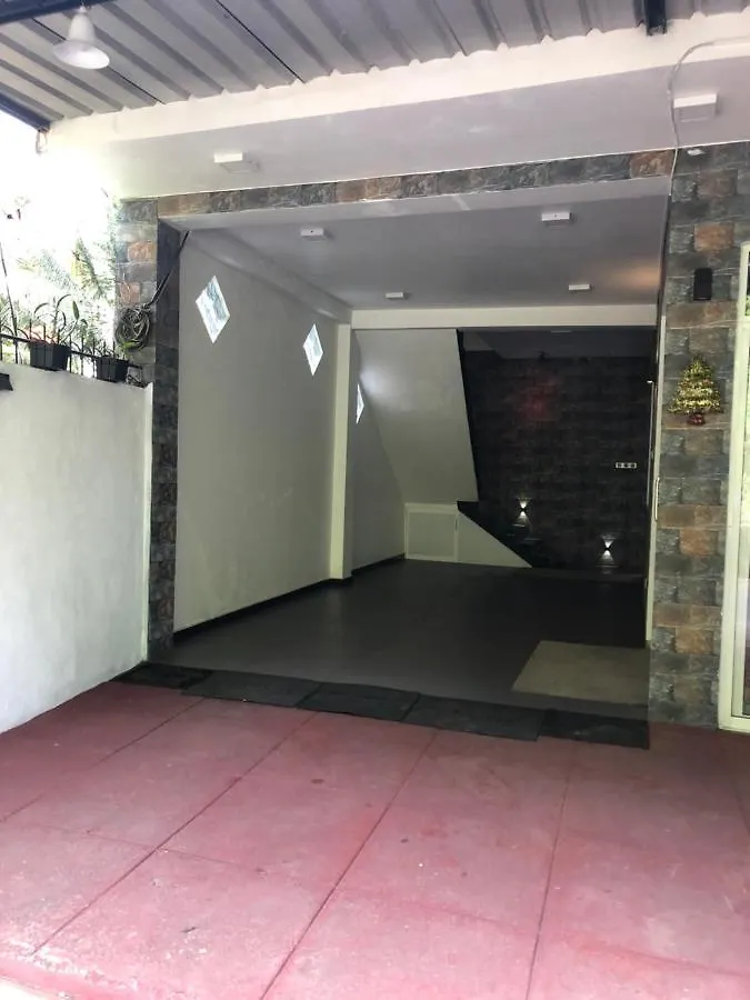 Jenushi Homestay Канди