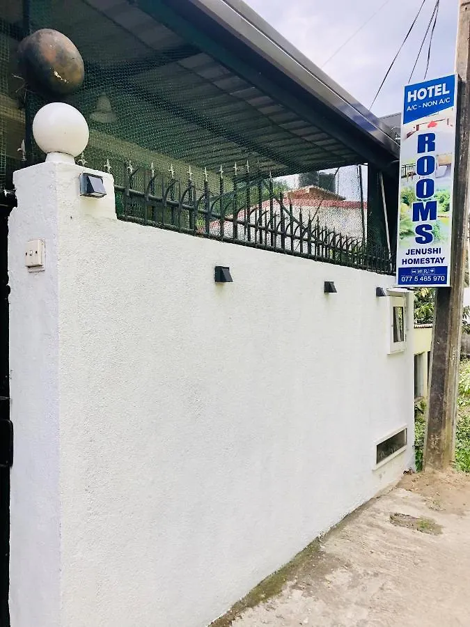 Jenushi Homestay Канди