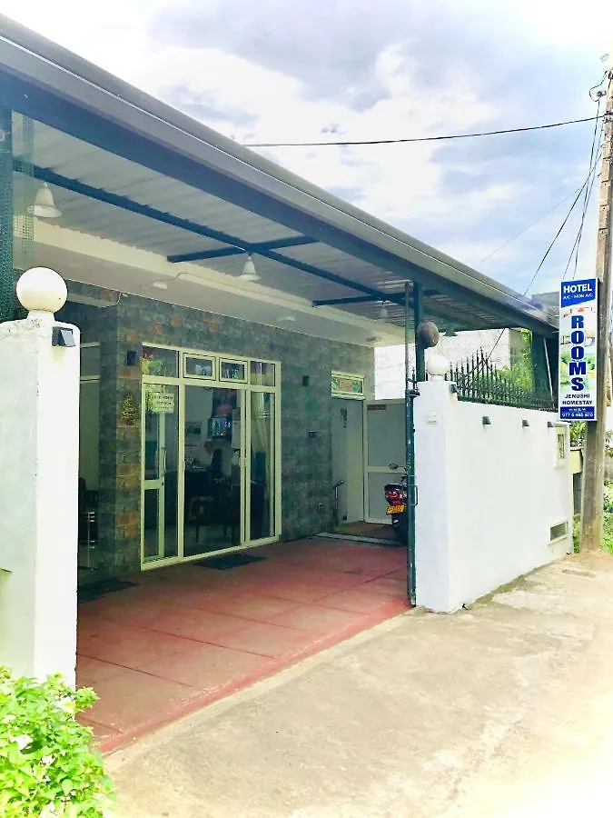 Jenushi Homestay Канди 0*,