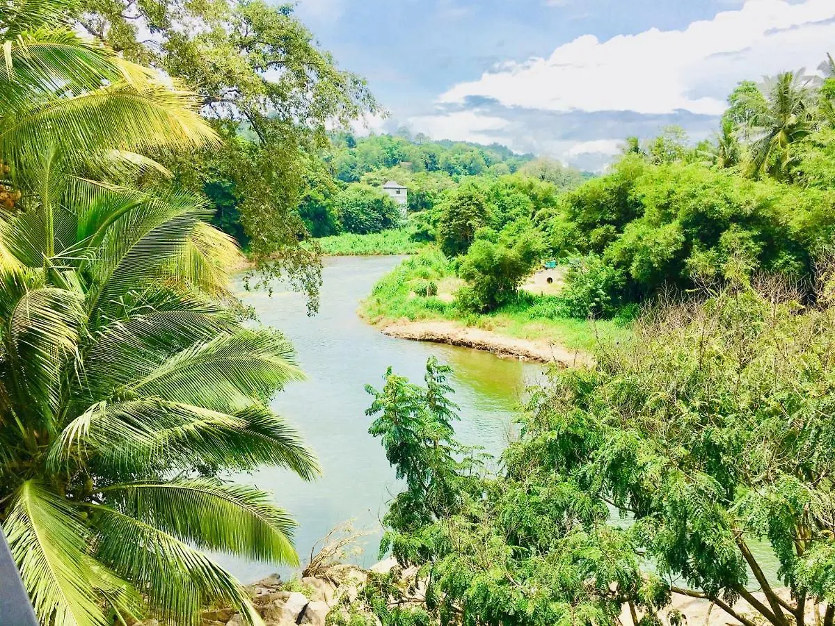 Jenushi Homestay Канди