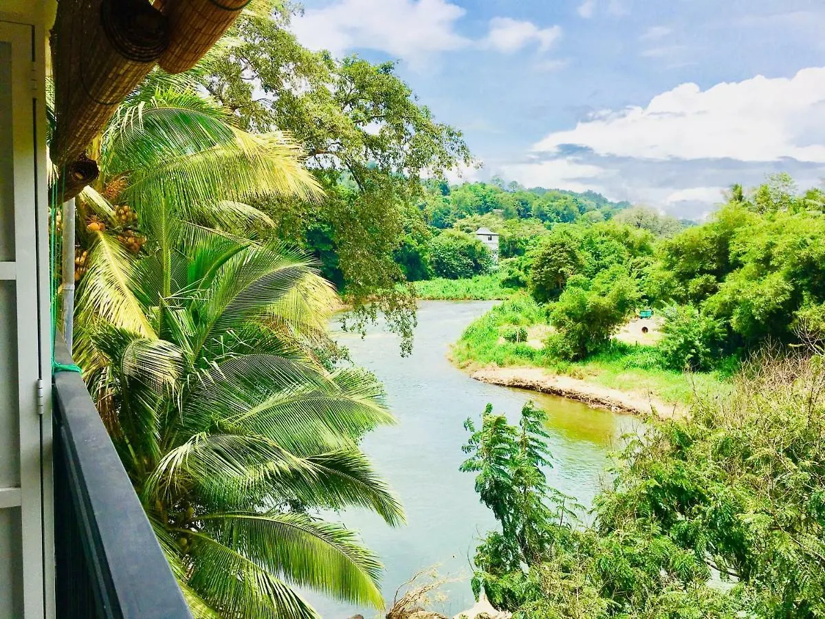 Jenushi Homestay Канди