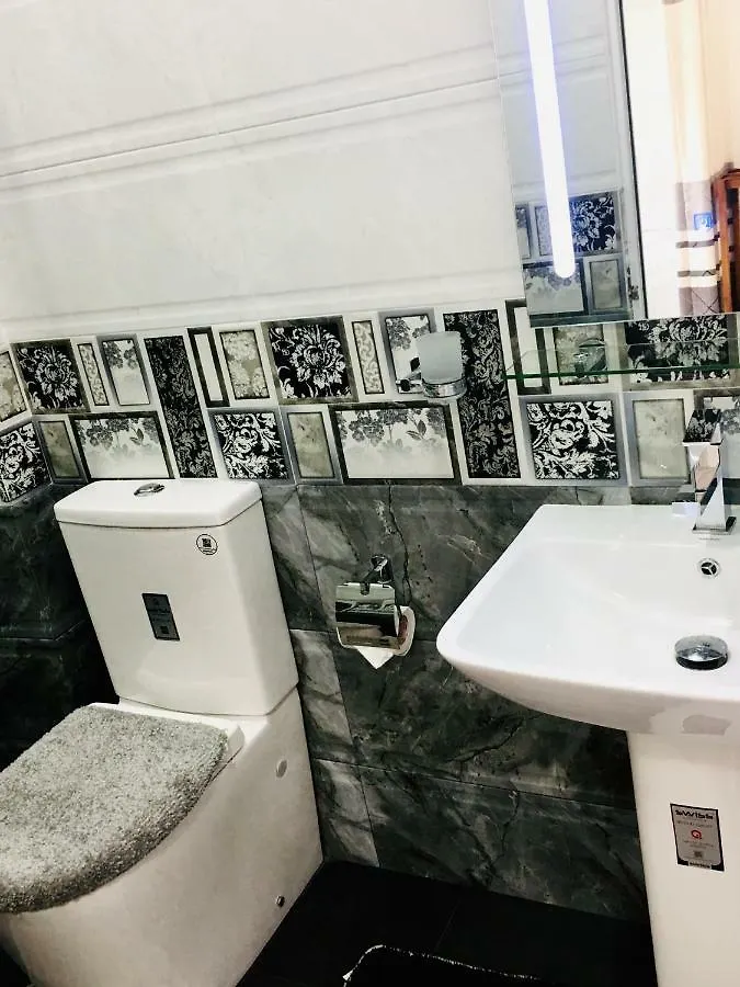 Jenushi Homestay Канди