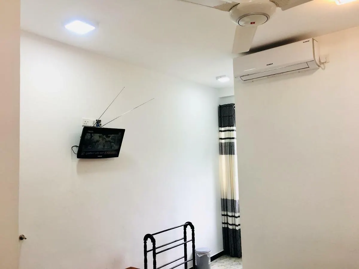 Jenushi Homestay Канди
