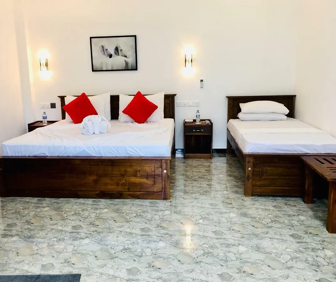 Jenushi Homestay Канди