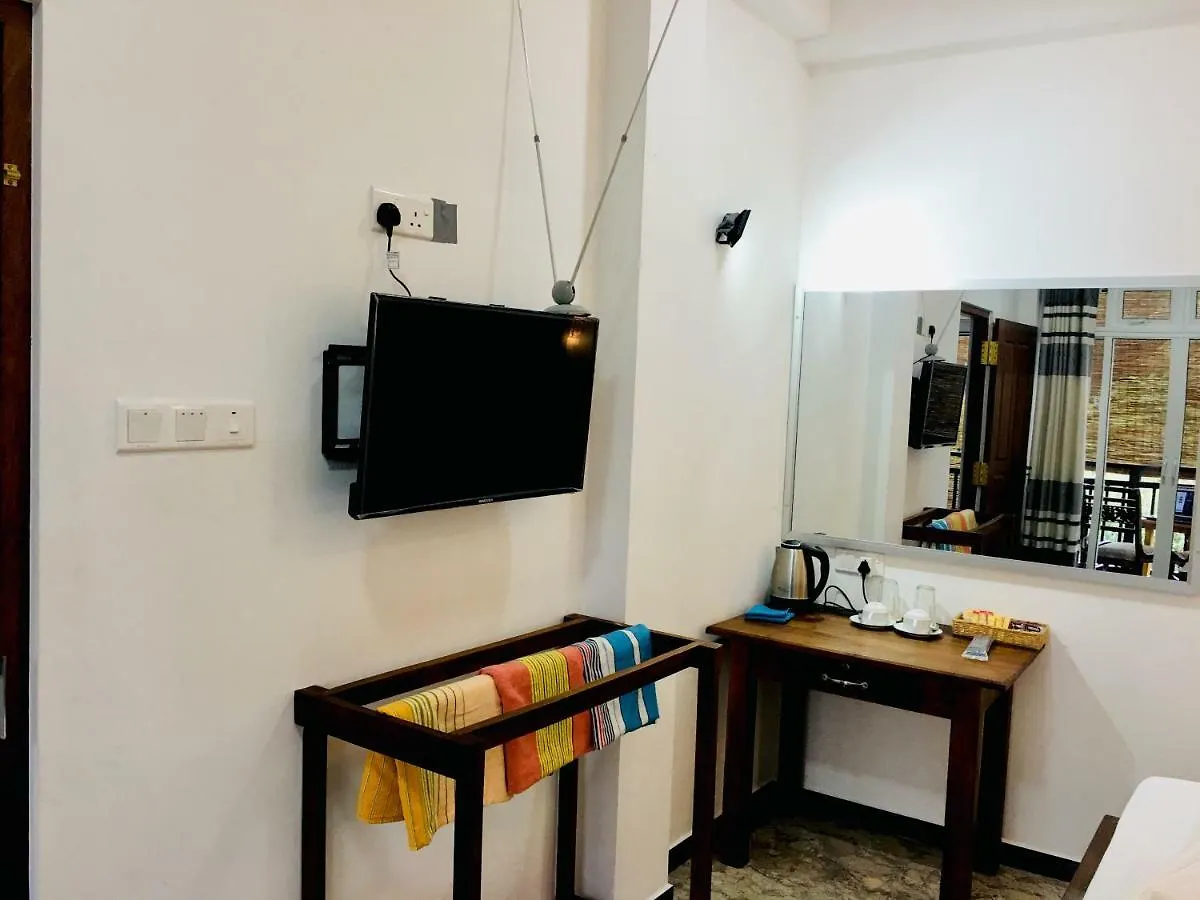 Jenushi Homestay Канди