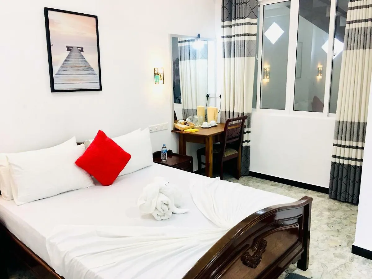 Jenushi Homestay Канди Шри-Ланка