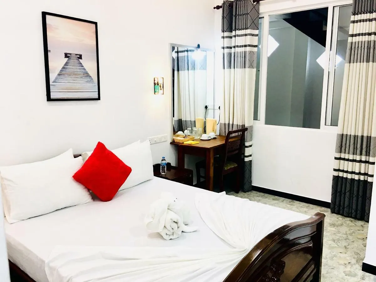 Jenushi Homestay Канди