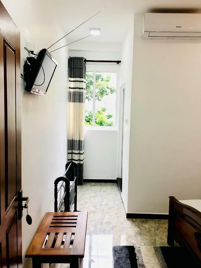 Jenushi Homestay Канди